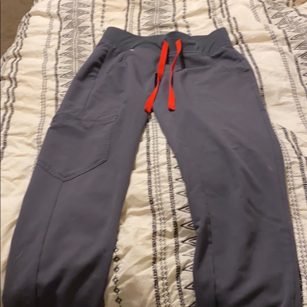 Charcoal figs Zamora joggers